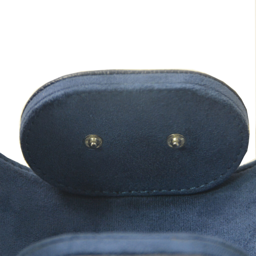 watch-roll-snap-fastener-detail.jpg