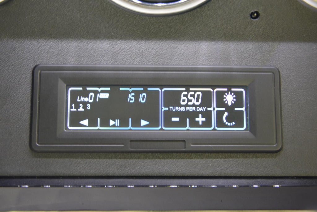 3 watch winder touchscreen control panel with winding settings